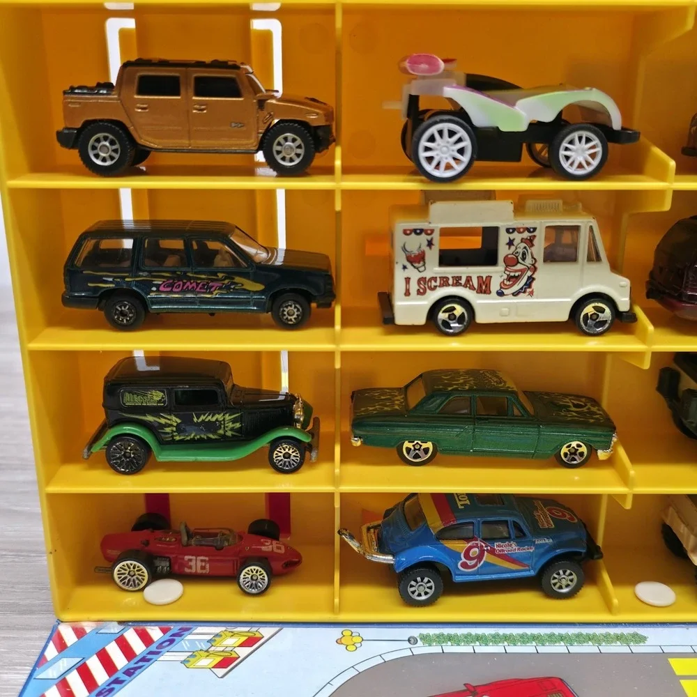 Vintage REALTOY Playset Car Carrying Case With 20 Mixed Cars Old/New - Rare